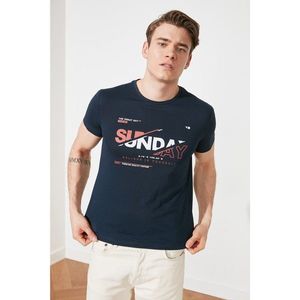 Trendyol Navy Blue Men Slim Fit Slogan Printed Short Sleeve T-Shirt vyobraziť