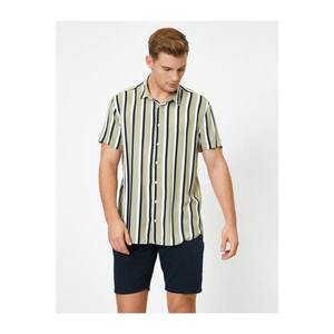 Koton Men's Green Striped Short Sleeve Shirt vyobraziť