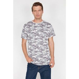 Koton Men's Grey Camouflage Patterned T-Shirt vyobraziť