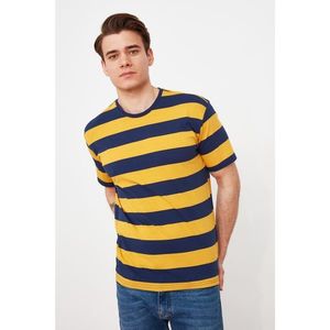 Trendyol Mustard Men Oversize Bike Collar Short Sleeve Striped T-Shirt vyobraziť