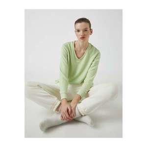 Koton Women's Green V-Neck Soft Pajamas Top vyobraziť