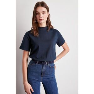 Trendyol Navy Upright Collar Basic Knitted T-Shirt vyobraziť