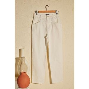 Trendyol White Waist Detailed High Waist Straight Jeans vyobraziť