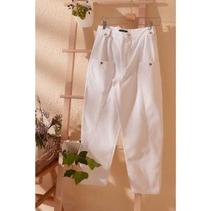 Trendyol White Pocket Detailed High Waist Balloon Jeans vyobraziť