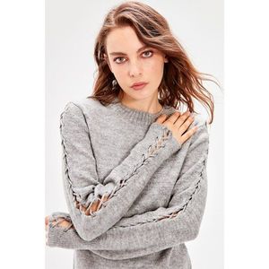 Trendyol WOMEN-Gray sleeve detailed knitwear sweater vyobraziť