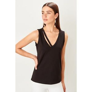 Trendyol Black Collar Detailed Basic Knitted T-shirt vyobraziť