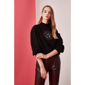 Trendyol Black Stand Up Collar Printed Basic Knitted Sweatshirt vyobraziť