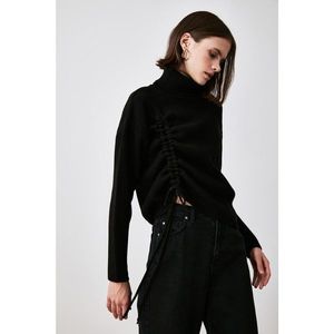 Trendyol Black Side Smuze Detailed Knitwear Sweater vyobraziť