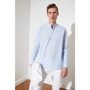 Trendyol Blue Men's Regular Fit Dominating Neck Half Pat Shirt vyobraziť