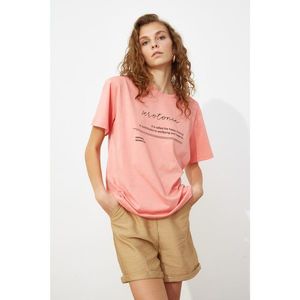 Trendyol Salmon Printed Boyfriend Knitted T-Shirt vyobraziť