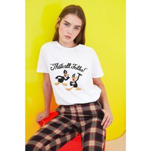 Trendyol White Daffy Duck Licensed Printed Semifitted Knitted T-Shirt vyobraziť