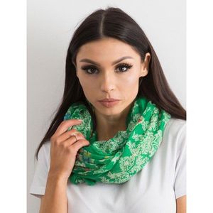 Green shawl with a pattern vyobraziť