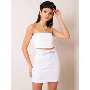 White skirt with a belt vyobraziť
