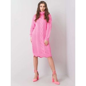 Pink turtleneck knitted dress vyobraziť