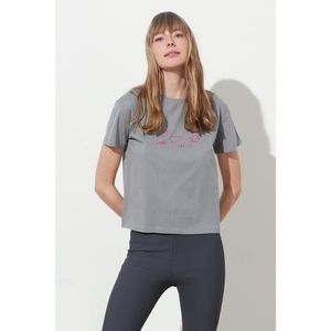 Trendyol Gray Printed Semifitted Knitted T-Shirt vyobraziť