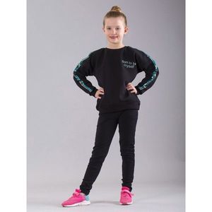 Girls´ insulated black sweatshirt with sequins on the sleeves vyobraziť