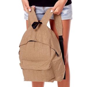 Beige backpack with a pocket vyobraziť