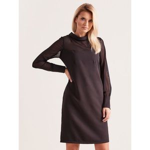 Black dress with long sleeves vyobraziť