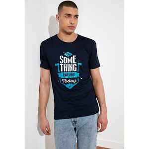 Trendyol Navy Blue Men's Regular Fit Printed Short Sleeve T-Shirt vyobraziť