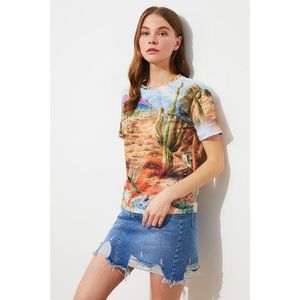 Trendyol Multicolor Printed Semifitted Knitted T-Shirt vyobraziť