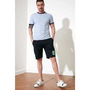 Trendyol Navy Blue Men's Regular Fit Shorts & Bermuda vyobraziť