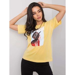 Yellow women's t-shirt with a print vyobraziť