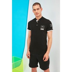 Trendyol Black Men's Regular Fit St notched V-Neck Short Sleeve T-Shirt vyobraziť