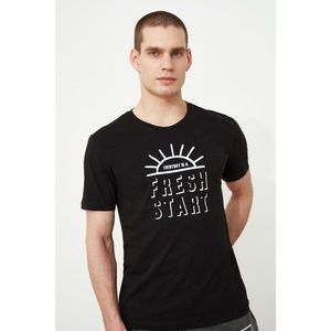 Trendyol Black Male Slim Fit T-Shirt vyobraziť