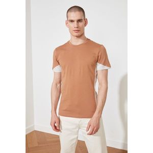 Trendyol Brown Male Slim Fit Bike Collar Short Sleeve Color Block T-Shirt vyobraziť