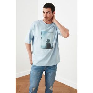 Trendyol Blue Men's Short Sleeve Oversize Fit Printed T-Shirt vyobraziť