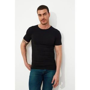Trendyol Black Basic Male Lycra Slim Fit Bike Collar Short Sleeve T-Shirt vyobraziť