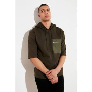 Trendyol Khaki Men's Regular Fit Short Sleeve Hooded Sweatshirt vyobraziť