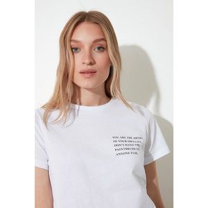 Trendyol White Printed Crop Knitted T-Shirt vyobraziť