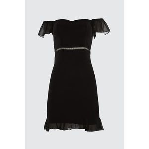 Trendyol Carmen Neck Dress with Black Bezel Accessory vyobraziť