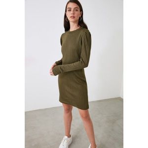 Trendyol Knitwear Dress WITH Haki Sleeve Detail vyobraziť