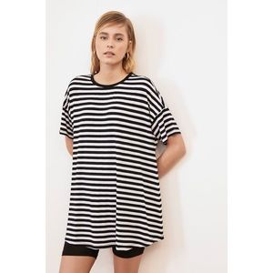 Trendyol Black Striped Wobbly Knitted Blouse vyobraziť