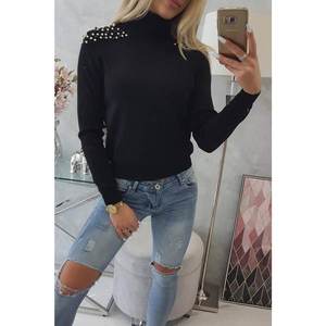 Thin sweater with turtleneck and decorative pearls on the shoulders black vyobraziť