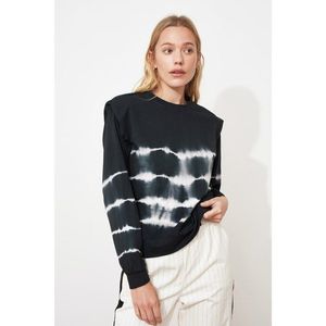 Trendyol Black Vatka Batik Pattern Basic Knitted Sweatshirt vyobraziť