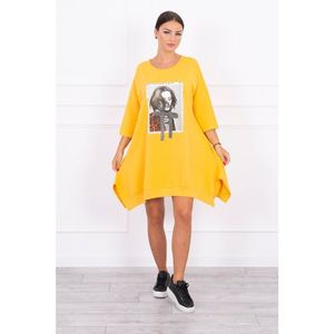 Dress with print and flared bottom mustard vyobraziť