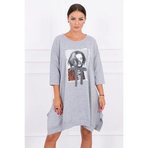 Dress with print and flared bottom gray vyobraziť