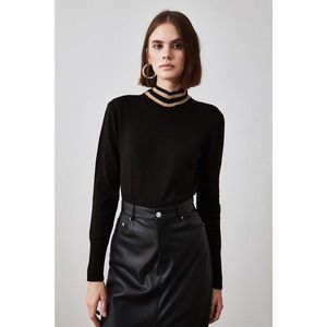 Trendyol Knitwear Sweater with Black Collar Detailing vyobraziť