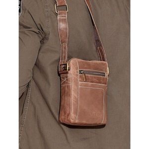 Brown men´s leather bag vyobraziť