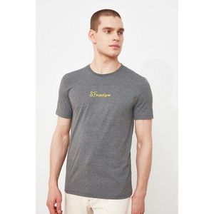 Trendyol Anthracite Men's Slim Fit Short Sleeve Embroidered T-Shirt vyobraziť