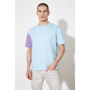 Trendyol Blue Men's Oversized Short Sleeve Contrast Sleeve Detailed Sweatshirt vyobraziť