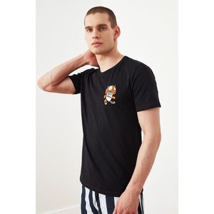 Trendyol Black Men's Slim Fit Printed Short Sleeve Embroidery Detailed T-Shirt vyobraziť