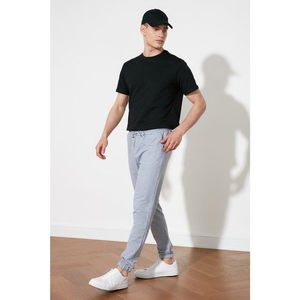 Trendyol Gray Men's Regular Fit Trousers vyobraziť