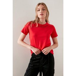 Trendyol Red Printed Basic Knitted T-Shirt vyobraziť