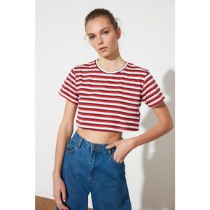 Trendyol Red Striped Super Crop Knitted T-Shirt vyobraziť