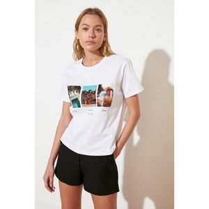 Trendyol Basic Knitted T-Shirt WITH White Bike Collar Print vyobraziť