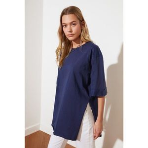 Trendyol Navy Blue Bike Collar Asymmetrical Knitted T-Shirt vyobraziť